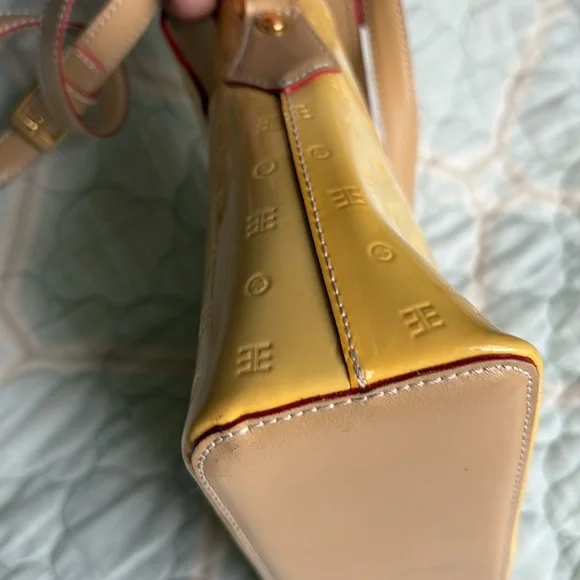 Arcadia patent leather yellow shoulder bag - Picture 6 of 12